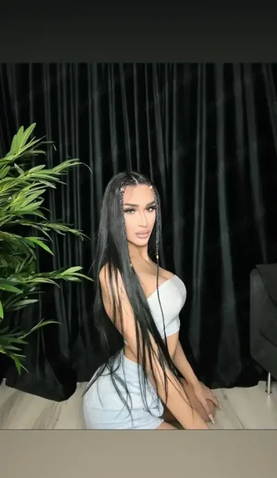 Show web nud sau filmulete