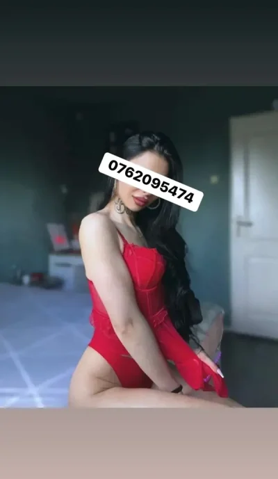 New bruneta la tine in oras