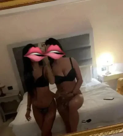 Sisters corina si raluca pentru cateva zile in orasul vostru