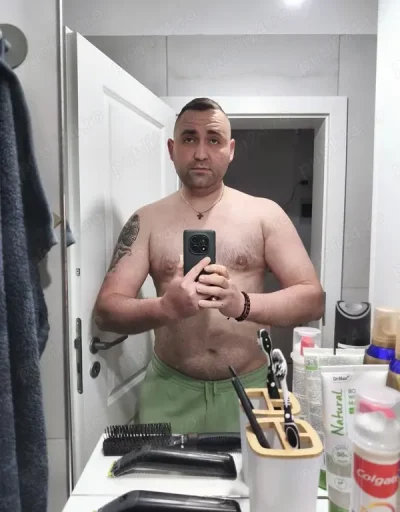 Tanar manierat ofer orice tip de companie