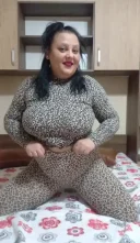 Tina bruneta noua venita in oras - imagine 1