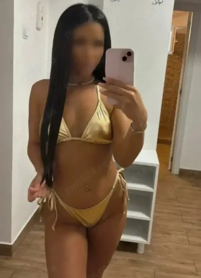 Alessia hot 100 reala