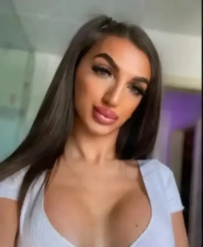 Astazi transexuala venita doar pentru voi