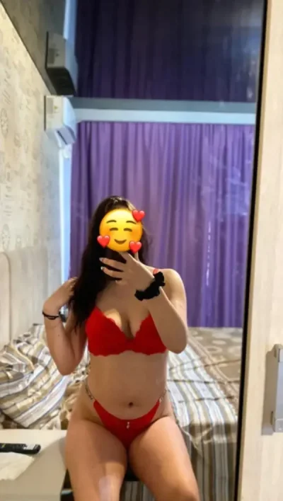 Bruneta 25 de ani cu experienta