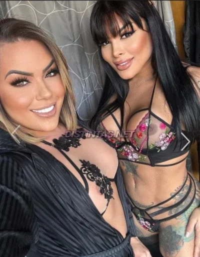 Cuplu transexuala si fata oferim show web si filmulete in grup