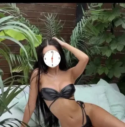 Bruneta dulce si sexy la tine in oras