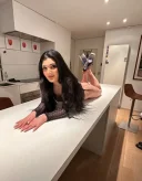 Bruneta sexy doar o zi in orasul tau - imagine 2