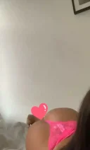 Bruneta 25 de ani sexy si eleganta atenta la dorintele tale - imagine 1