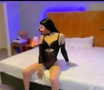 Buna sunt rebeka 25 de ani fac doar deplasari