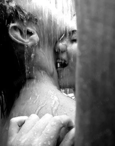 Barbat dotat accept femei batrana si domnisoara