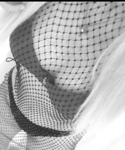 Buna sunt larisa reala 100 va astept la mine