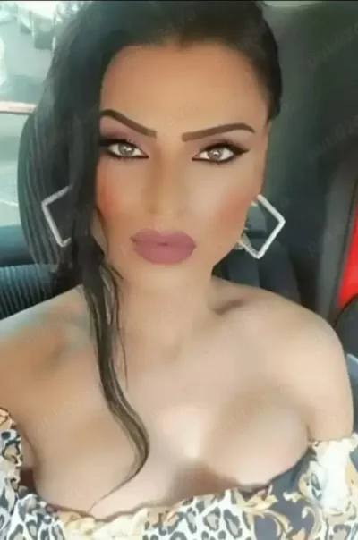 New transexuala siliconata nr 4 reala si feminina a si in poze