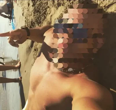 Gigolo ofer companie doamnelor si domnisoarelor