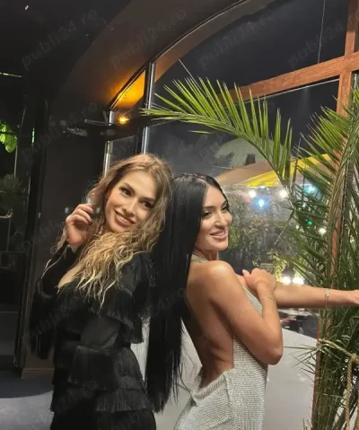 2 fete noi la tine in oras party
