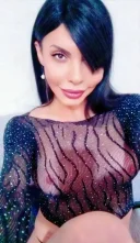 Transexuala ofer video chat sau detin filmulete - imagine 1