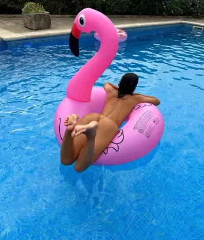 Fetita timida si introversa