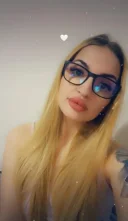 Buna sunt larisa si sunt noua pe romania - imagine 4