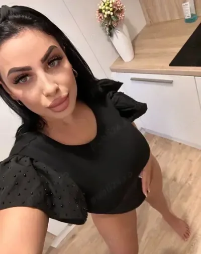 Fata din ucraina pentru prima data in romania