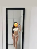 Bruneta slim fac si deplasari la hotel - imagine 1