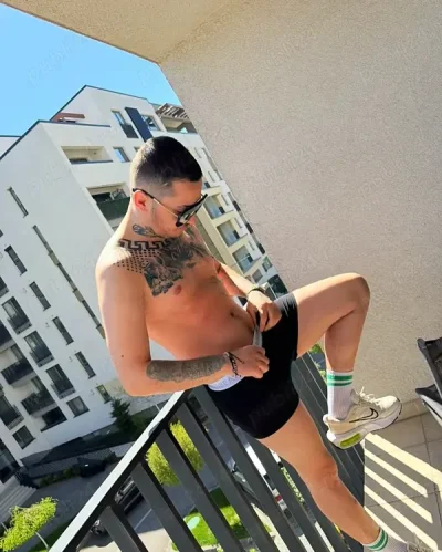 Momentan doar show la web