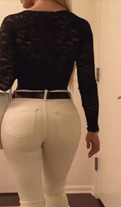 Blonda sexy fac si deplasari