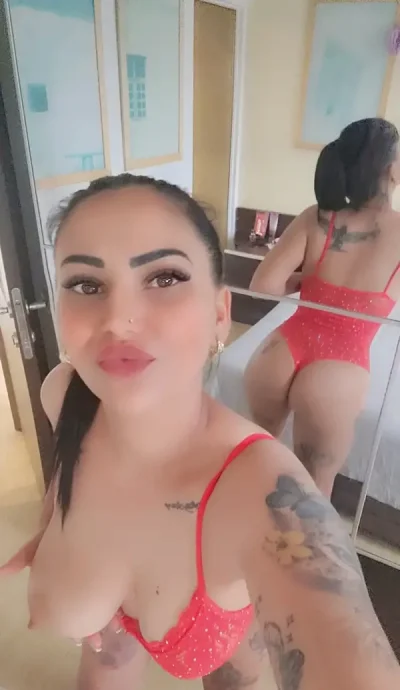 Denisa 25 de ani la mine