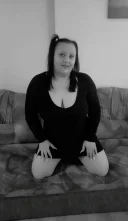 Tania bruneta noua venita in oras - imagine 2