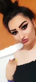 Buna ma numesc emanuela am 22 de ani sunt o transexuala top de lux cu o surpriza de 22 cm - imagine 1