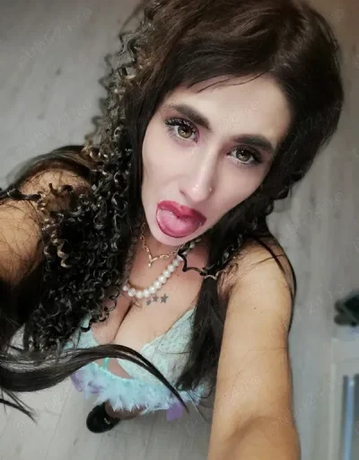 Sunt andreea si te astept la mine sa ne simtim bine