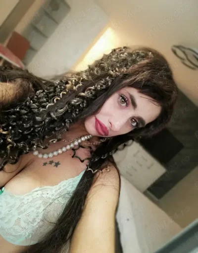 Sunt cea mai dulce si sensuala domnisoara