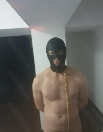 Sclav caut stapina exclus barbatii