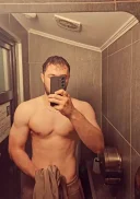 Tanar de 20 de ani discret si deschis ofer companie sunt energic si fara limite - imagine 1