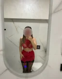 Emilia discreta si aproape de sala palatului - imagine 1