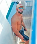 Gigolo exclusiv pentru femei - imagine 3