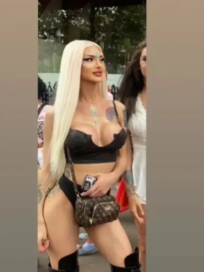 Lolipop vino si ia o transexuala obraznica experienta in domeniu