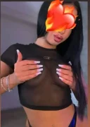 Bruneta cu forme micuta si slabuta - imagine 1