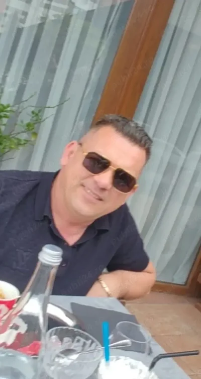 Roberto 32 de ani barbat pasional si rafinat ofer companie doamnelor