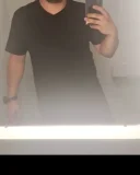 Barbat singur - imagine 1