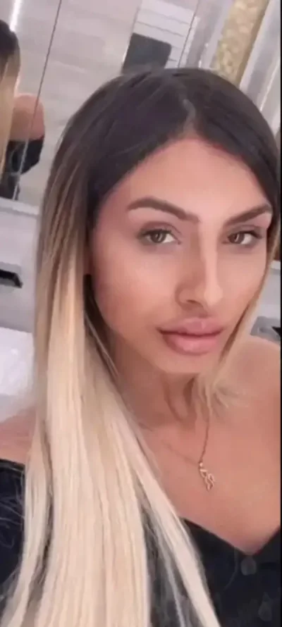 Buna ma numesc lolita transexuala bine e dotata 20 cu 4 in chilotei siliconata numarul 5