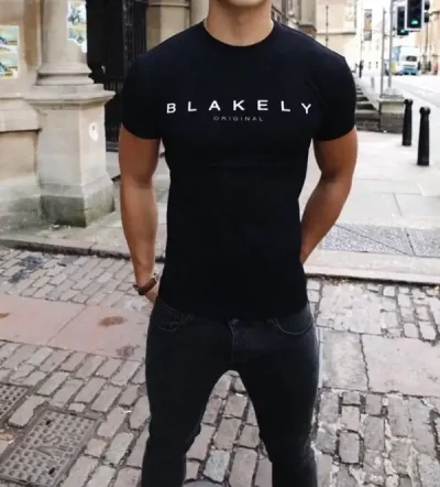 Gigolo rafinat in craiova blond 1 87 m trup atletic 25 de ani eleganta si discretie