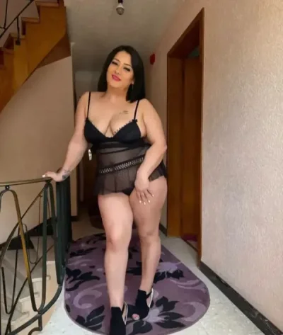 Momente de neuitat alaturi de o bruneta matura 35 ani