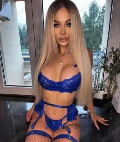 Blonda slabuta siliconata confirm cu fata tatto mil res