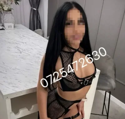 Miniona bruneta 100 reala