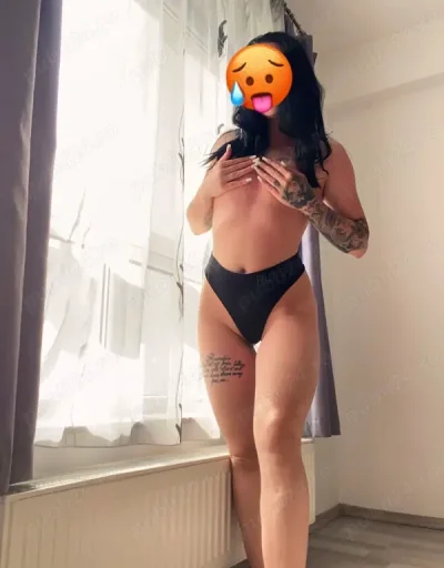 Bruneta xxx locatie deplasarii hotel