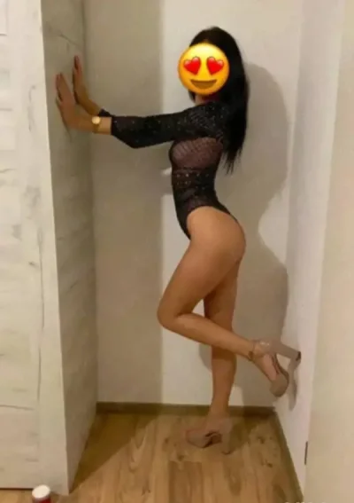 Buna sunt cristina sunt noua in orasul tau