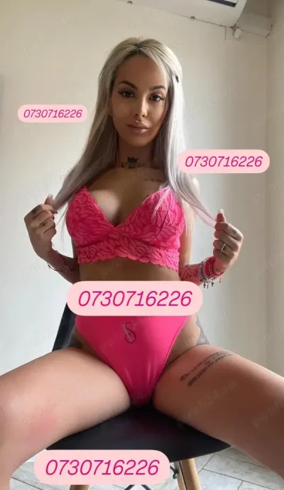 Blonda miniona anays poze reale 10p