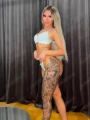 Andra blonda cu forme senzule - imagine 1