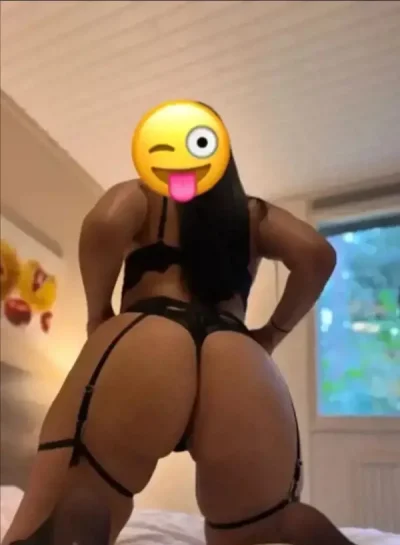 20 ani bruneta cu ochii caprui