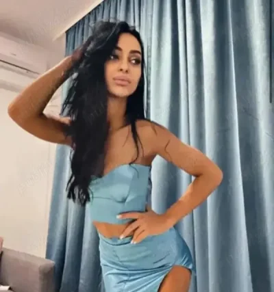 Betty bruneta slim fara graba