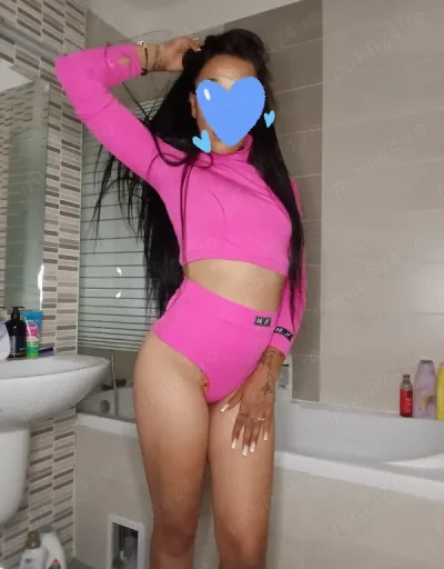 Daria 30 ani locatie de lux confirm pe whatapp prin video